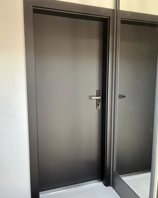 realizacja drzwi wewnetrzne erkado herse czarny 01